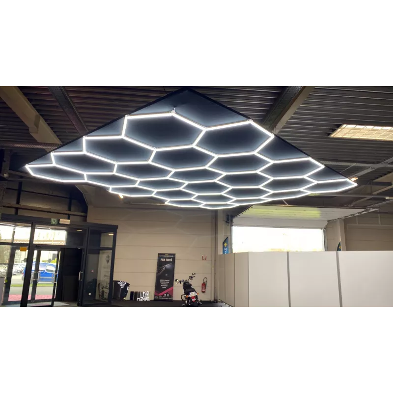 ECLAIRAGE LED SUSPENDUE EN NID D'ABEILLE